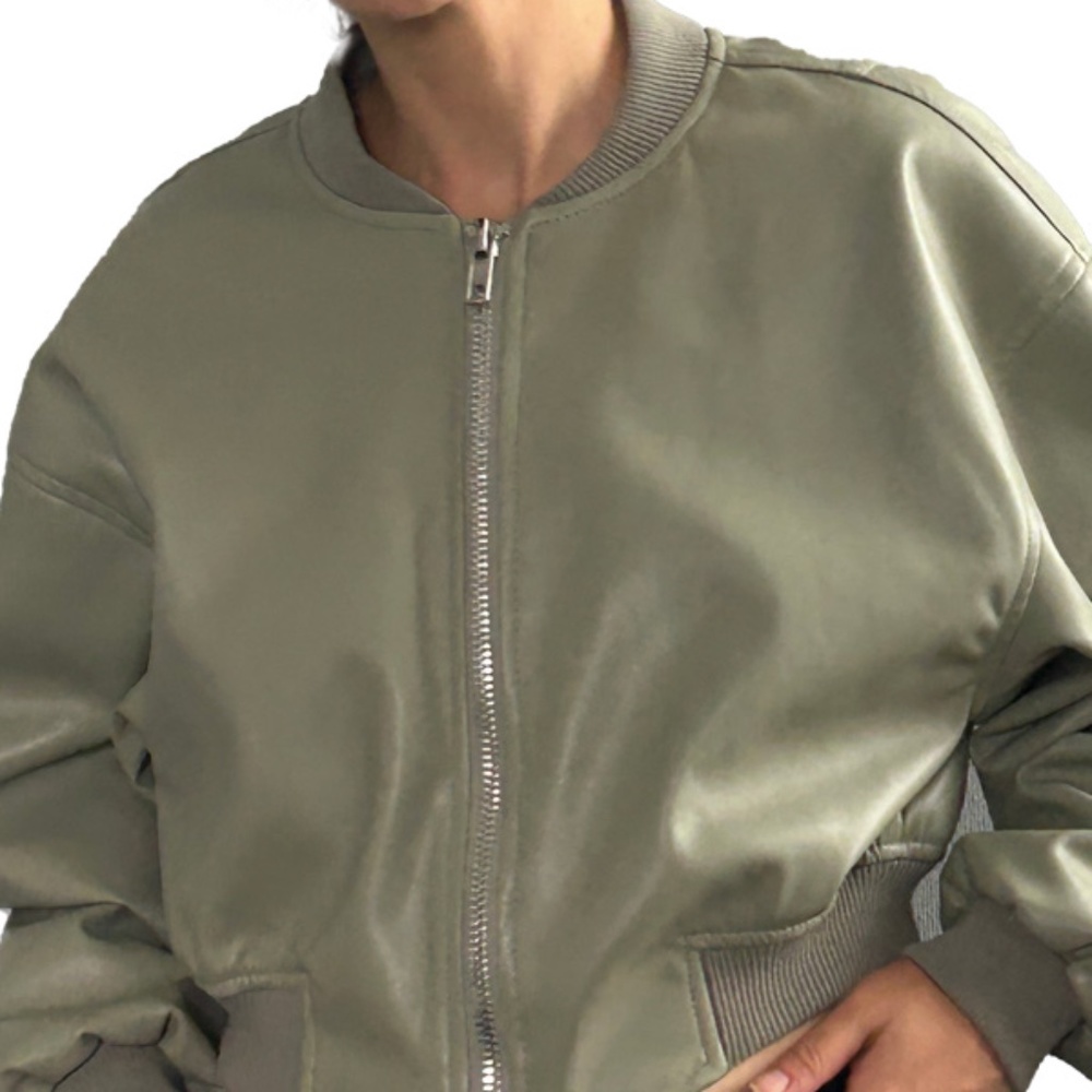 NWOT OLIVACEOUS GREEN FAUX LEATHER CROPPED BOMBER - Picture 5 of 9